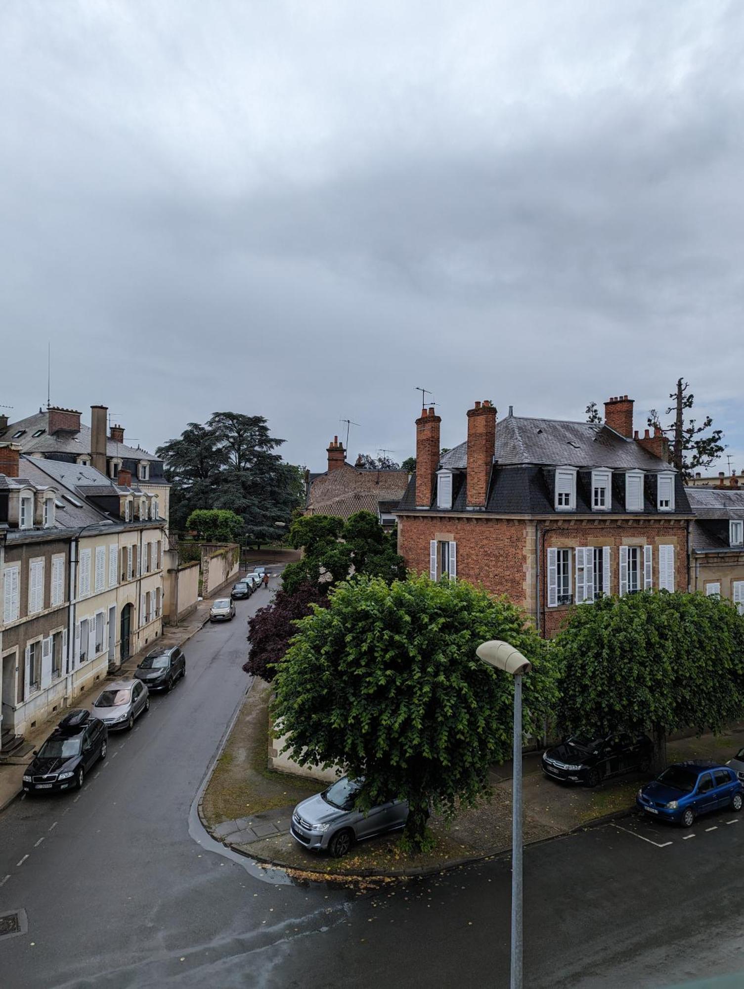 Studio 63M2 3Eme Etage Ou Chambre Dans Appartement 2Eme Etage Pour Sejours A Moulins Moulins  Ngoại thất bức ảnh